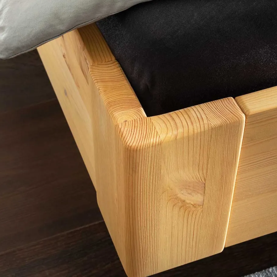 Best Designbett mit Holzkufen aus Kiefer gelaugt - Ravilon Betten