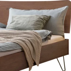 Best Doppelbett aus Nussbaum mit Stahlfüßen - Gedessa Betten