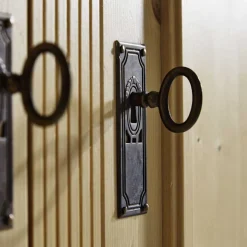 Sale Landhaus Buffetschrank Zalau aus Fichte Massivholz Schränke