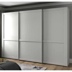 Landhaus Kleiderschrank mit drei Schwebetüren - Flinn Kleiderschränke