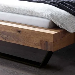 Sale Rustikales Wildeiche Holzbett mit Metallkufen - Space Betten
