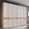 New 6-türiger Schlafzimmerschrank in Erle teilmassiv - Dilacco Kleiderschränke