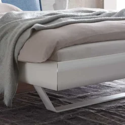 Sale Weißes Designbett mit Polsterkopfteil in Blau - Giralna Betten