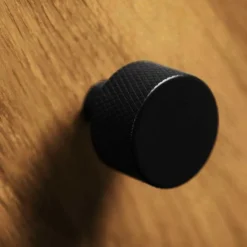 160x90x50 Sideboard in Nussbaumfarben lackiert - Nadelle Sideboards